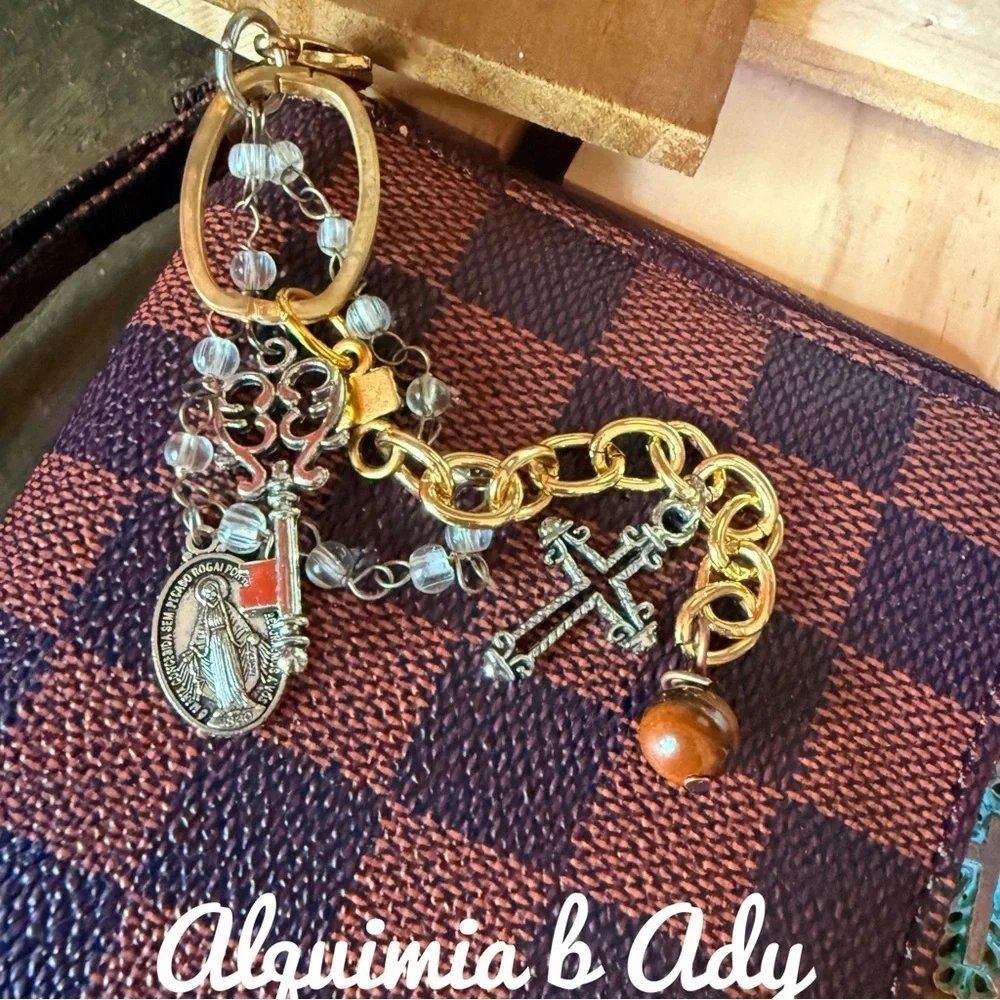 Alquimia Key & Card Holder with Gold and Silver Accents